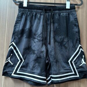 Men’s Jordan Basketball Shorts Size Medium